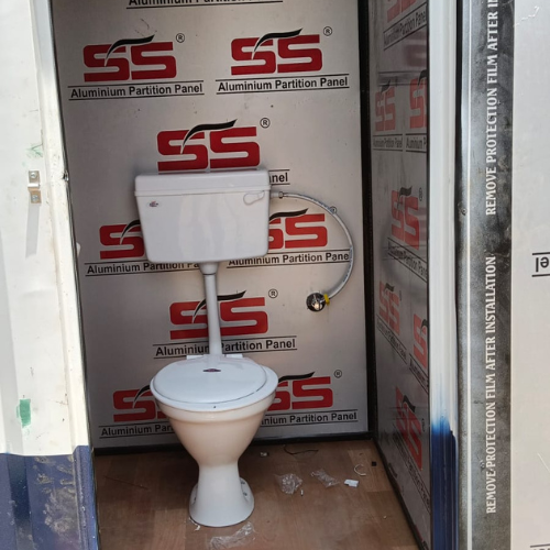 4*4 TOILET CABINS